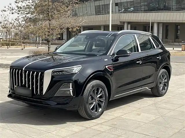 RED FLAG HONGQI HS5 2025