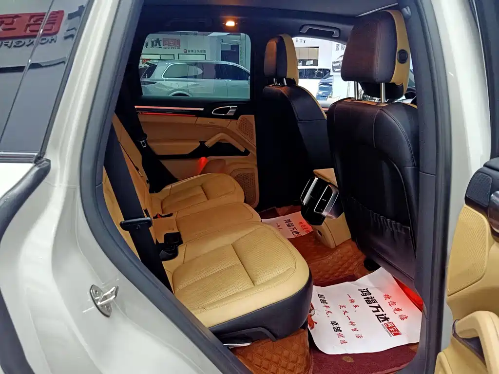 Porsche Cayenne — миниатюра 23