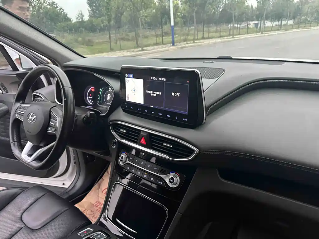 Hyundai Santa Fe — миниатюра 10