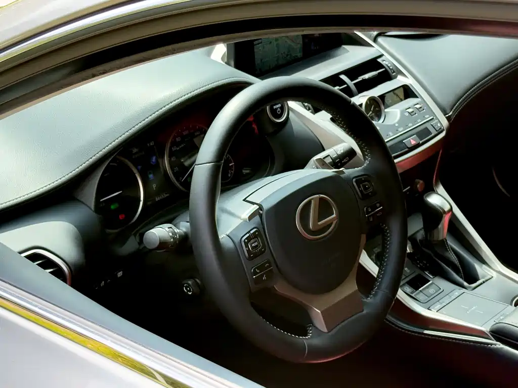 Lexus NX — миниатюра 7