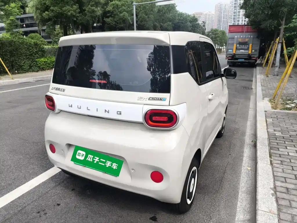 Wuling MINIEV — миниатюра 4
