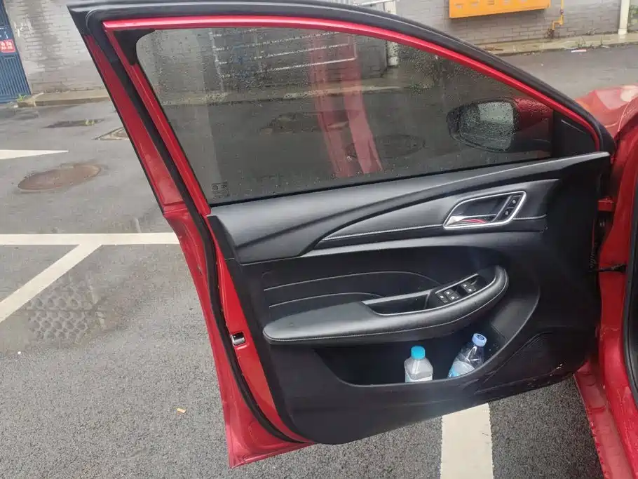 Roewe i5 — миниатюра 7
