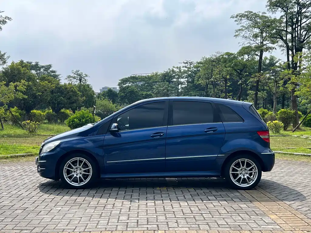 Mercedes-Benz B-Class B 2009 B 200 Fashion