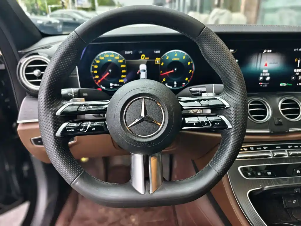 Mercedes-Benz E-Class — миниатюра 21