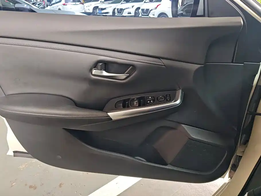 Nissan Sylphy — миниатюра 7