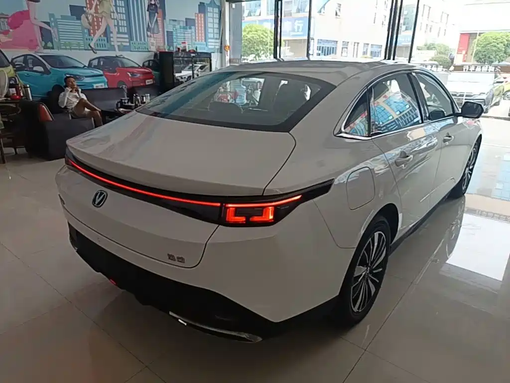 Changan EadoPHEV PHEV 2025 145KM