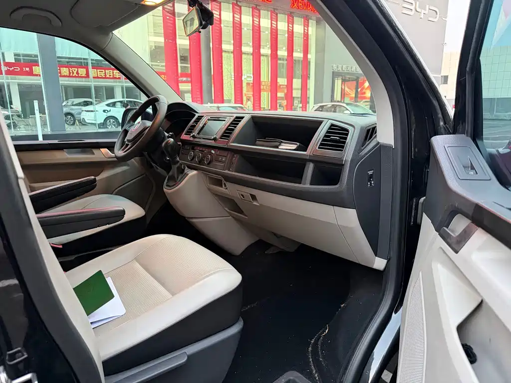 Volkswagen Caravelle — миниатюра 5