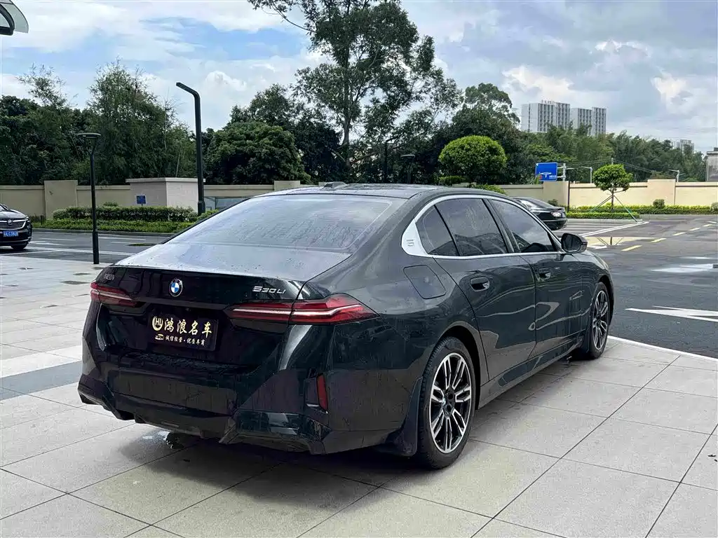 BMW 5 Series — миниатюра 16
