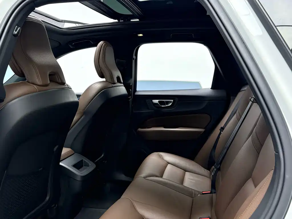Volvo XC60 — миниатюра 6