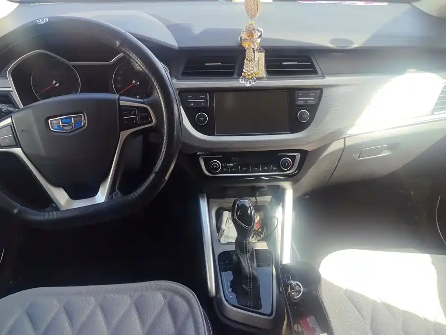 Geely Vision X3 — миниатюра 12