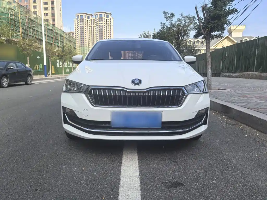 Skoda Rapid — миниатюра 3