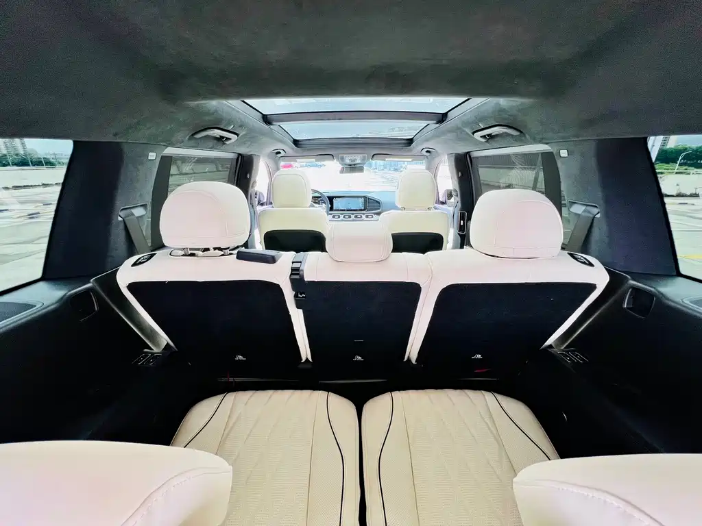 Mercedes-Benz GLS AMG — миниатюра 11