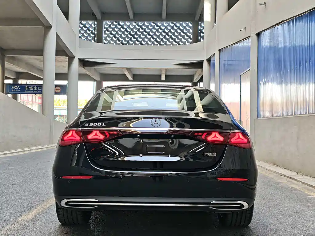 MERCEDES-BENZ E CLASS