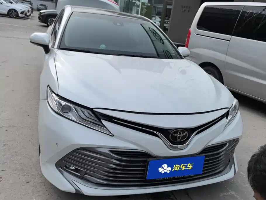Toyota Camry — миниатюра 2