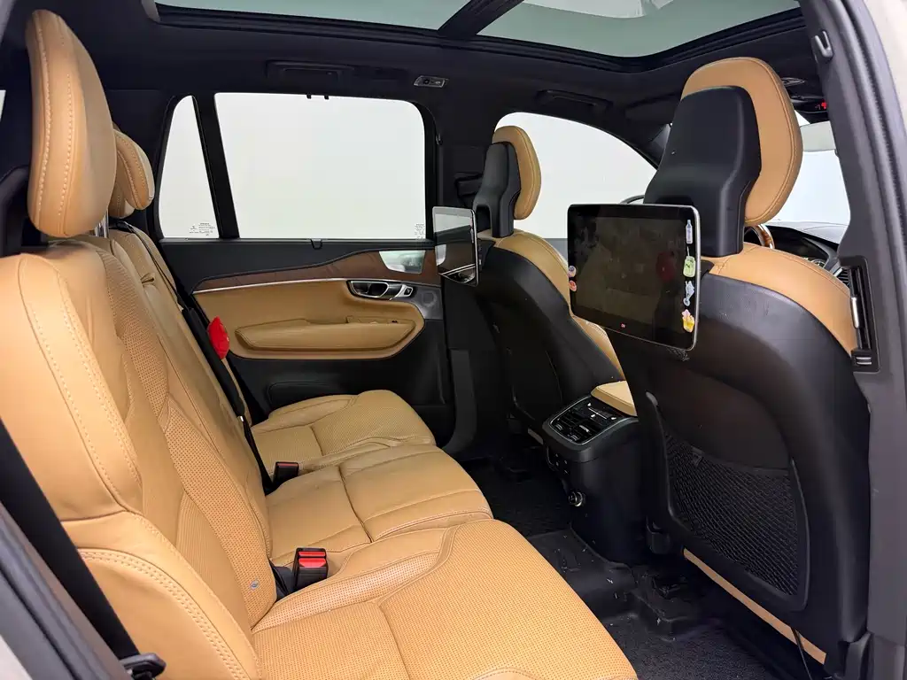 Volvo XC90 — миниатюра 9