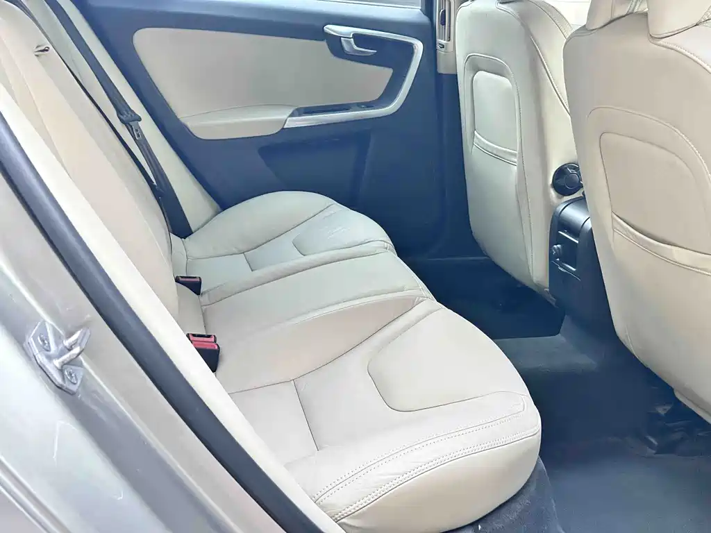 Volvo S60 — миниатюра 15