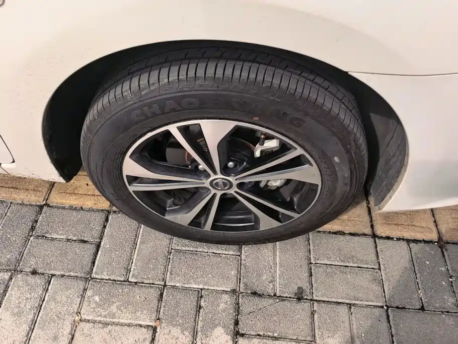 Nissan Sylphy — миниатюра 6