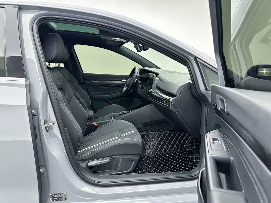Volkswagen Golf — миниатюра 22