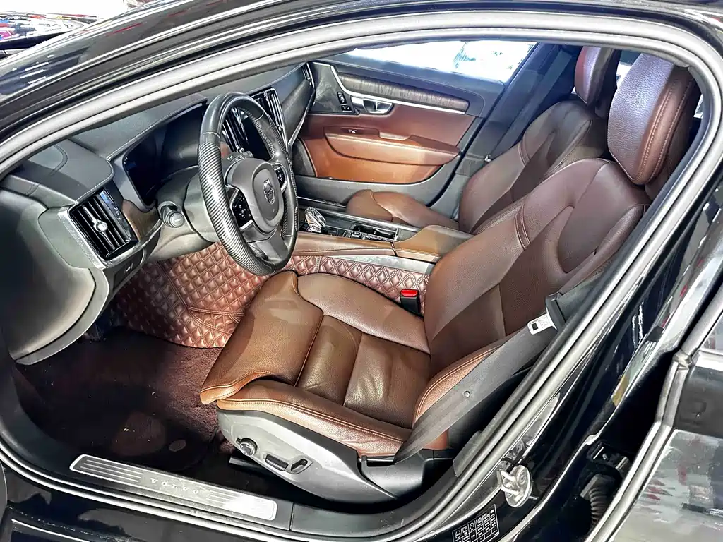 Volvo S90 2023 B5 Luxury