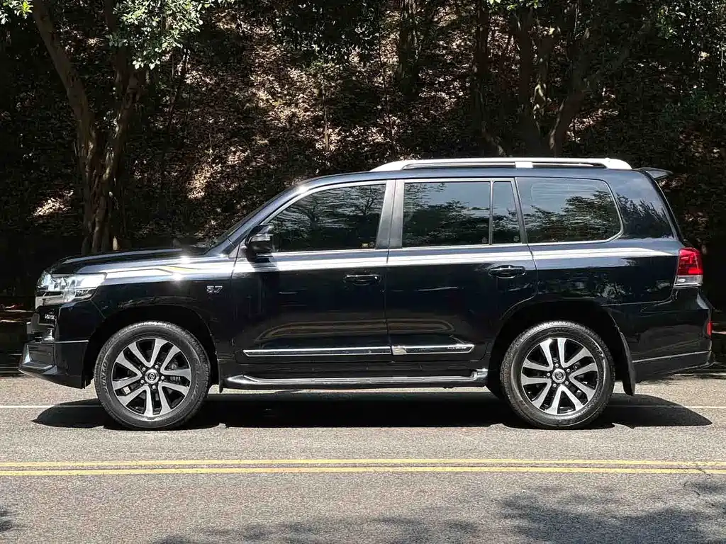 Toyota Land Cruiser — миниатюра 2