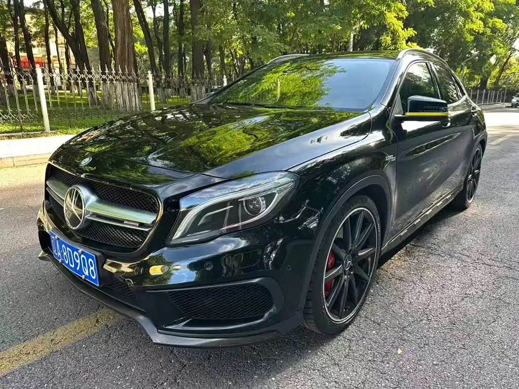 Mercedes-Benz GLA AMG