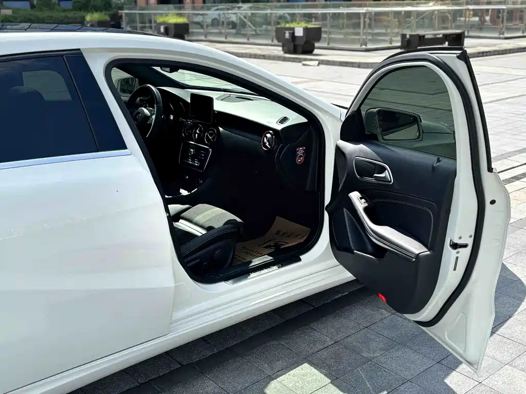 Mercedes-Benz A-Class (Import) — миниатюра 14