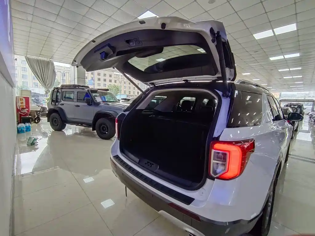 Ford Explorer — миниатюра 19