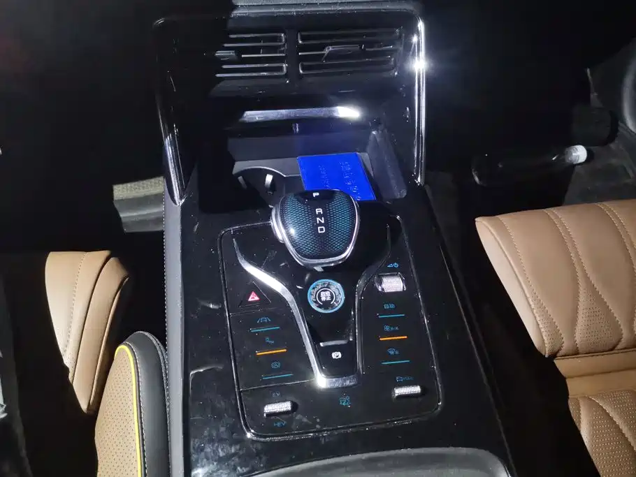 BYD Tang New Energy — миниатюра 16