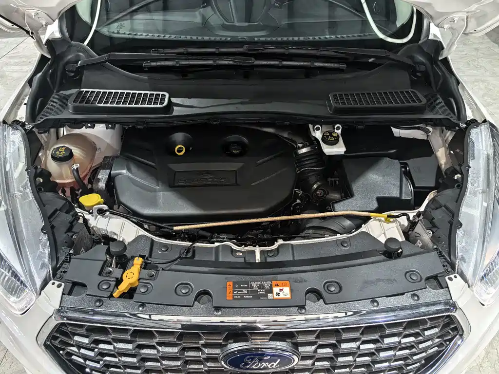 Ford Kuga — миниатюра 8