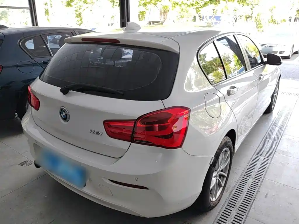 BMW 1 Series (Import) — миниатюра 7