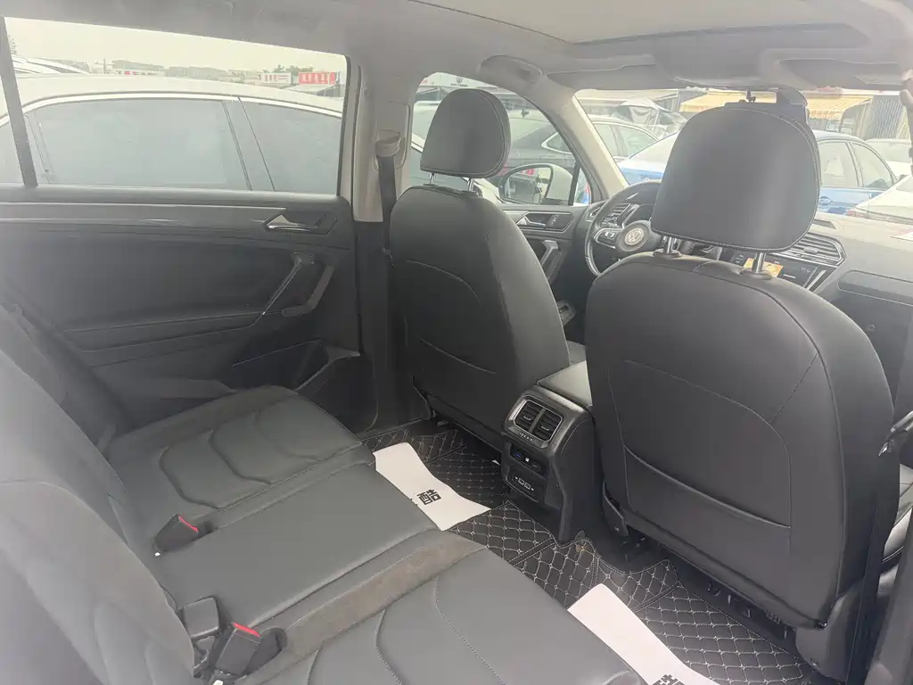 Volkswagen Tiguan L — миниатюра 10