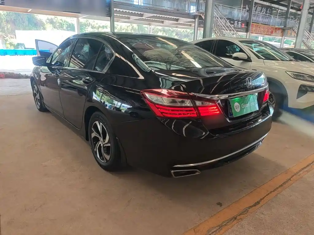 Honda Accord — миниатюра 5