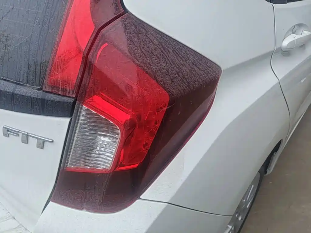 Honda Fit — миниатюра 8