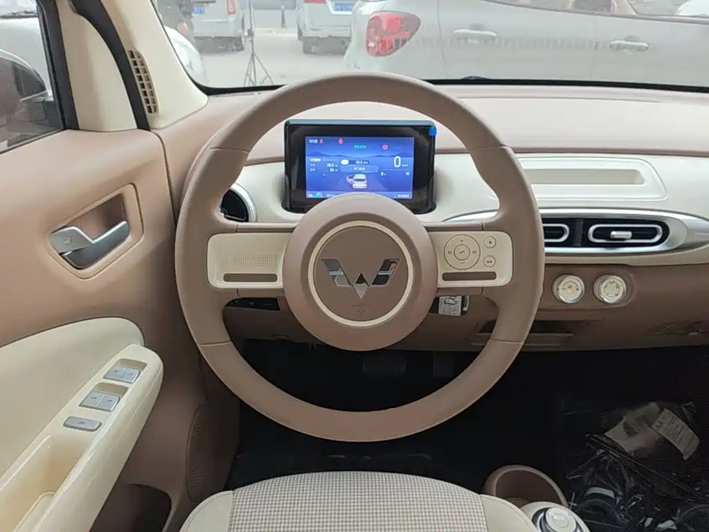 Wuling MINIEV — миниатюра 11