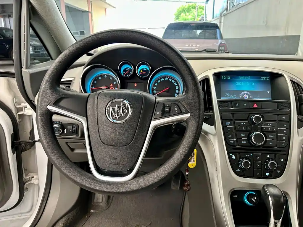 Buick Excelle — миниатюра 12