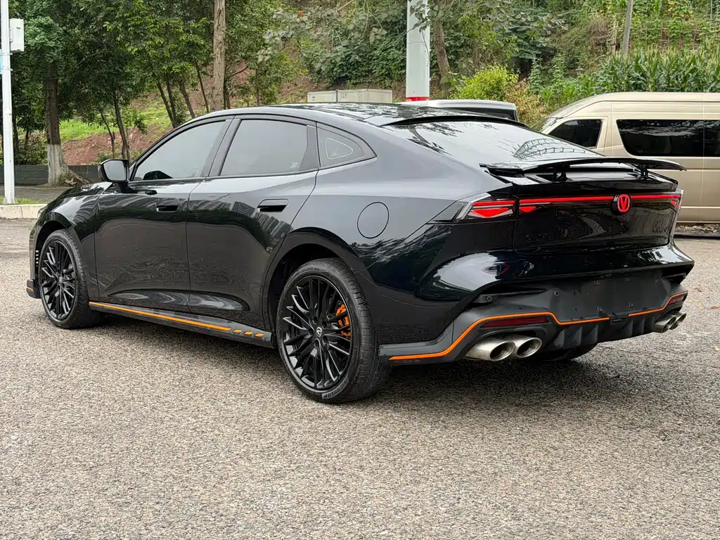 Changan UNI-V 2025 2.0T