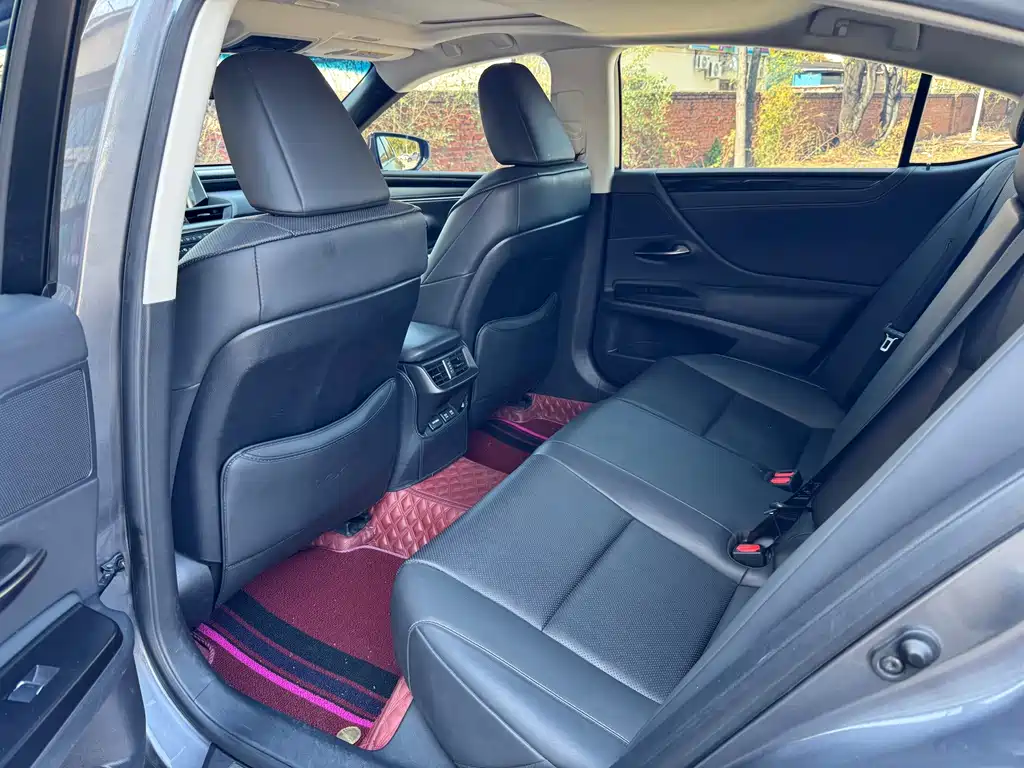 Lexus ES — миниатюра 13