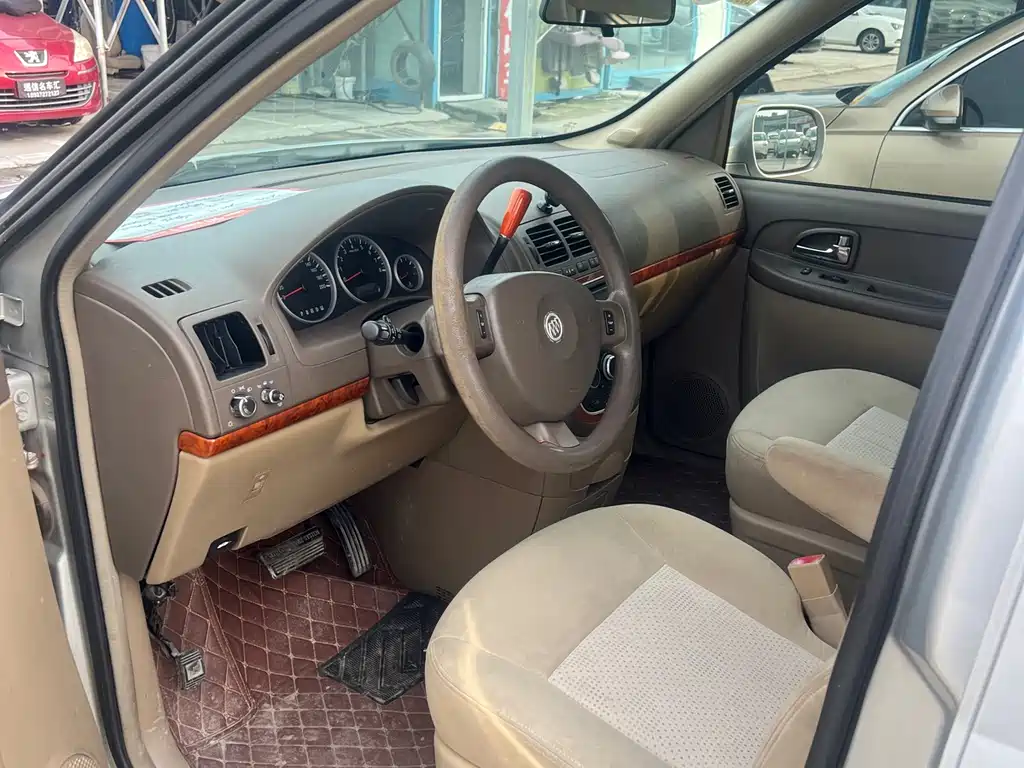 Buick GL8 2011 2.4L CT Comfort