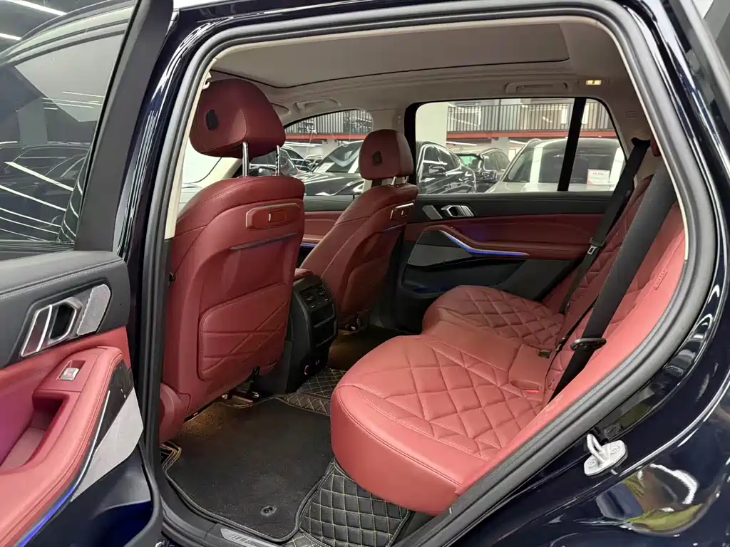 BMW X5 2023 xDrive 30Li Premium M Sport