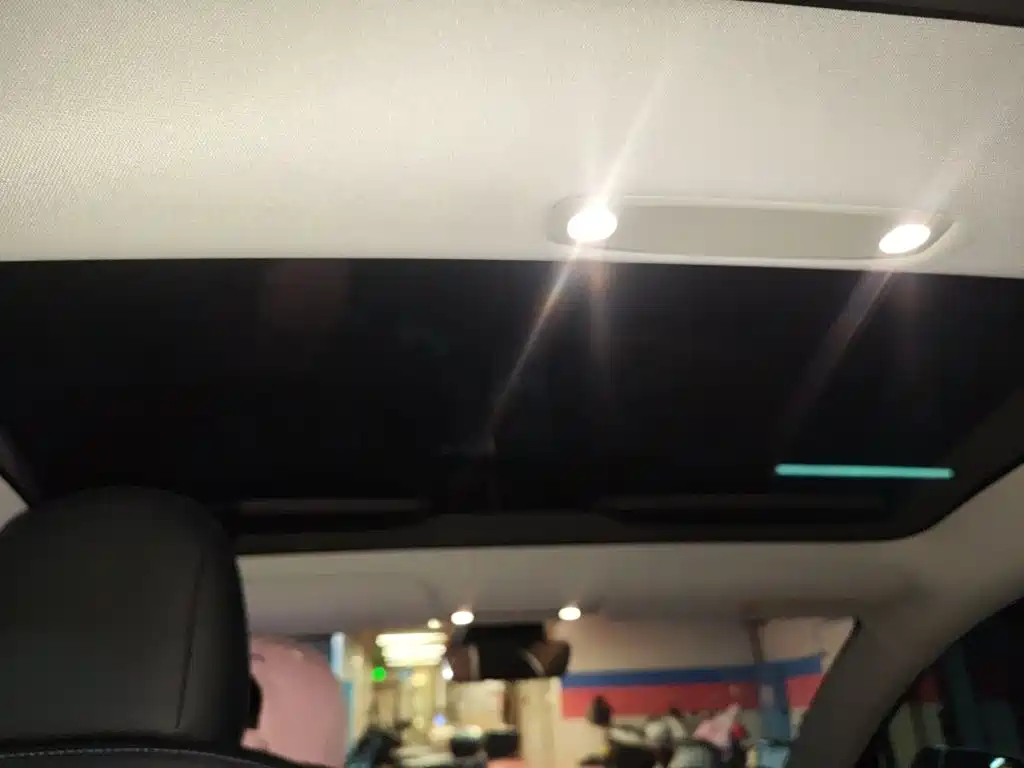 Tesla Model 3 — миниатюра 20
