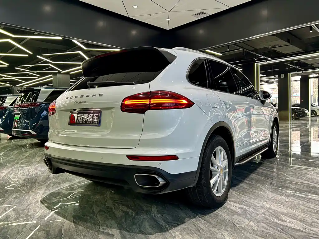 PORSCHE CAYENNE