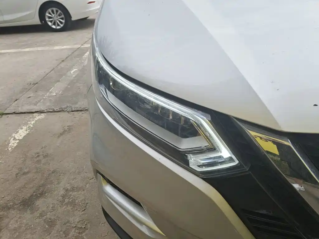 Nissan Qashqai — миниатюра 11