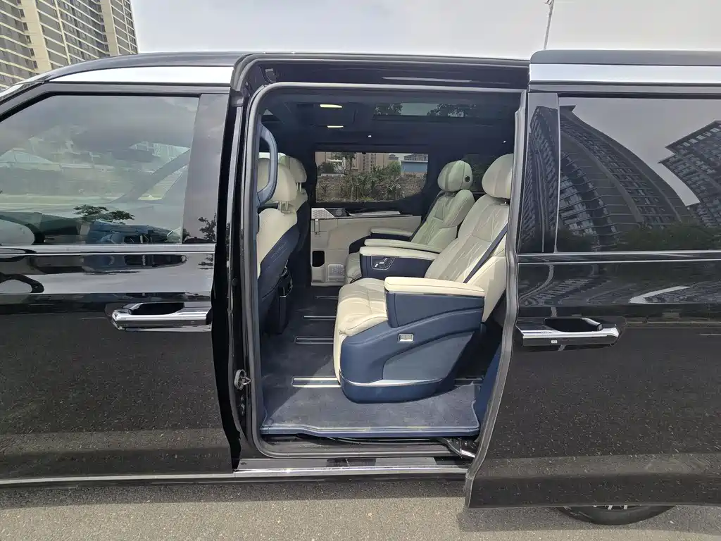 Zeekr 009 2024 мест 108kWh