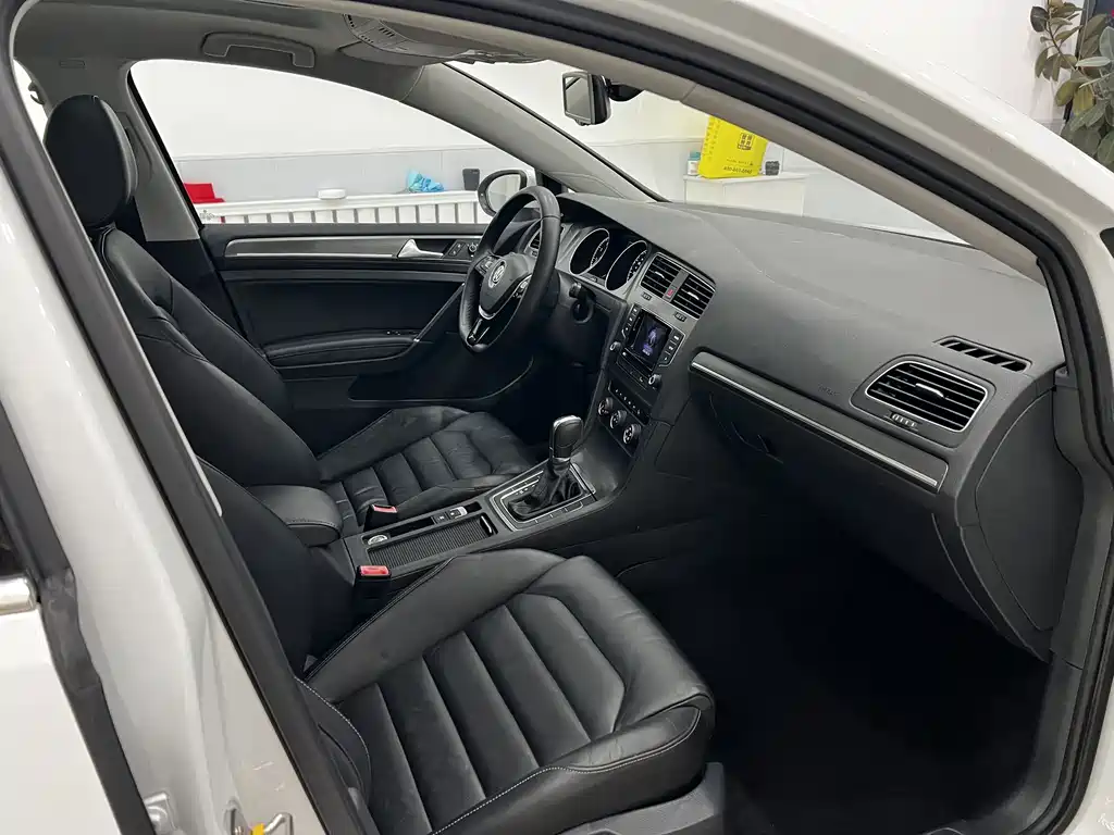 Volkswagen Golf — миниатюра 5