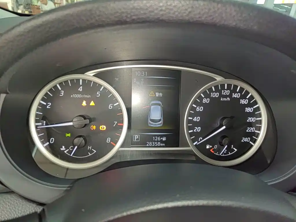 Nissan Tiida — миниатюра 12