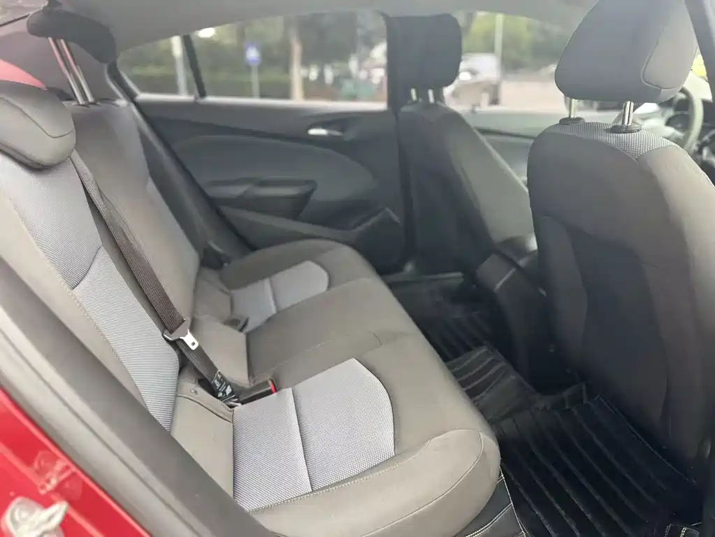 Chevrolet Cruze — миниатюра 11