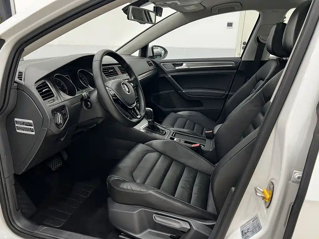 Volkswagen Golf — миниатюра 4
