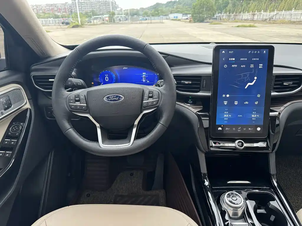 Ford Explorer — миниатюра 6