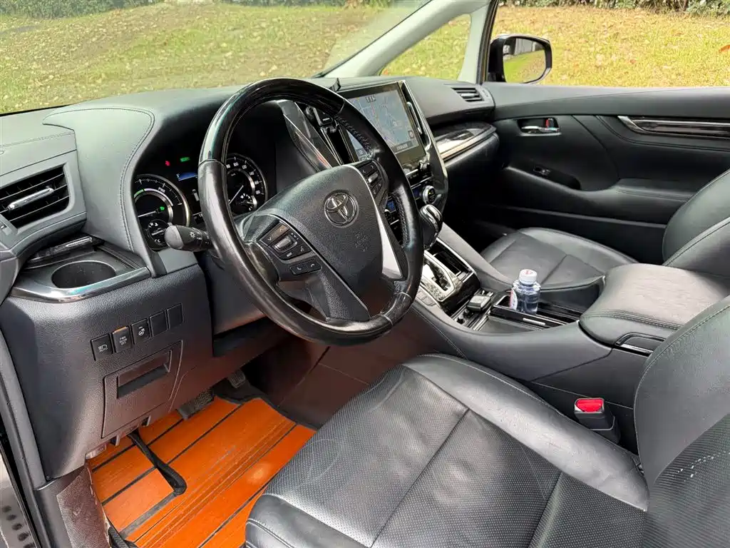 Toyota Vellfire 2020 2.5L HV Luxury