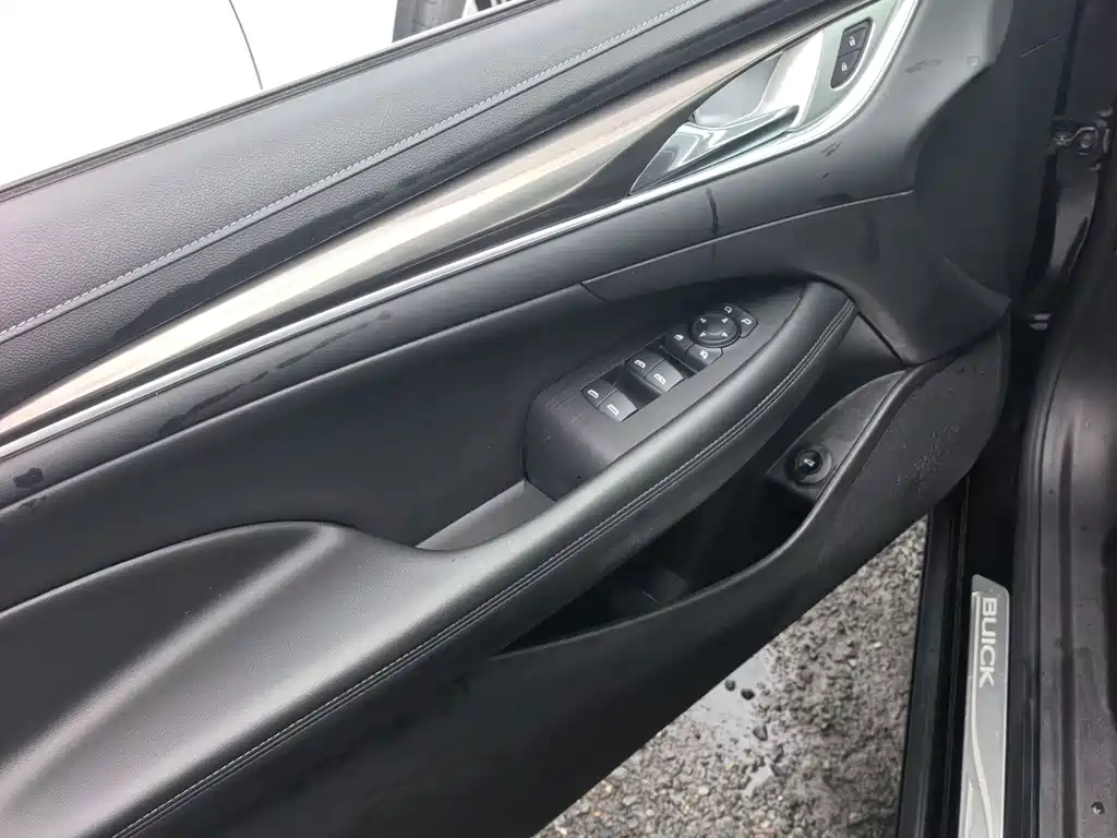 Buick LaCrosse — миниатюра 7